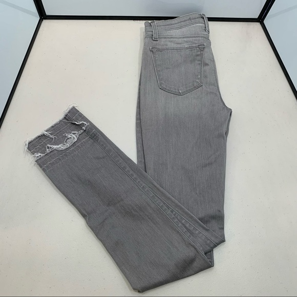 J Brand Mid Rise Rail Jean in Cliche Gray Raw Hem Ripped Size 26 - Picture 1 of 11